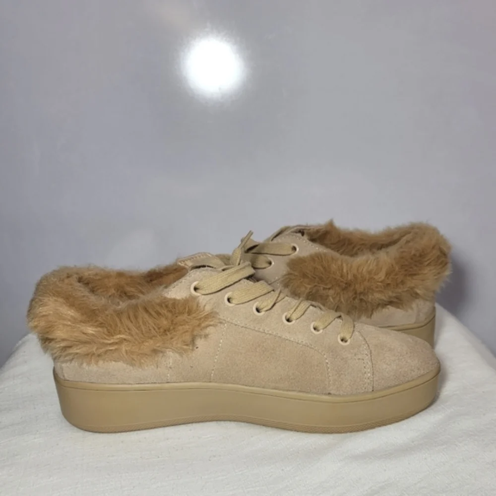 Steve Madden Women's Size 10M Brenner sneakers.